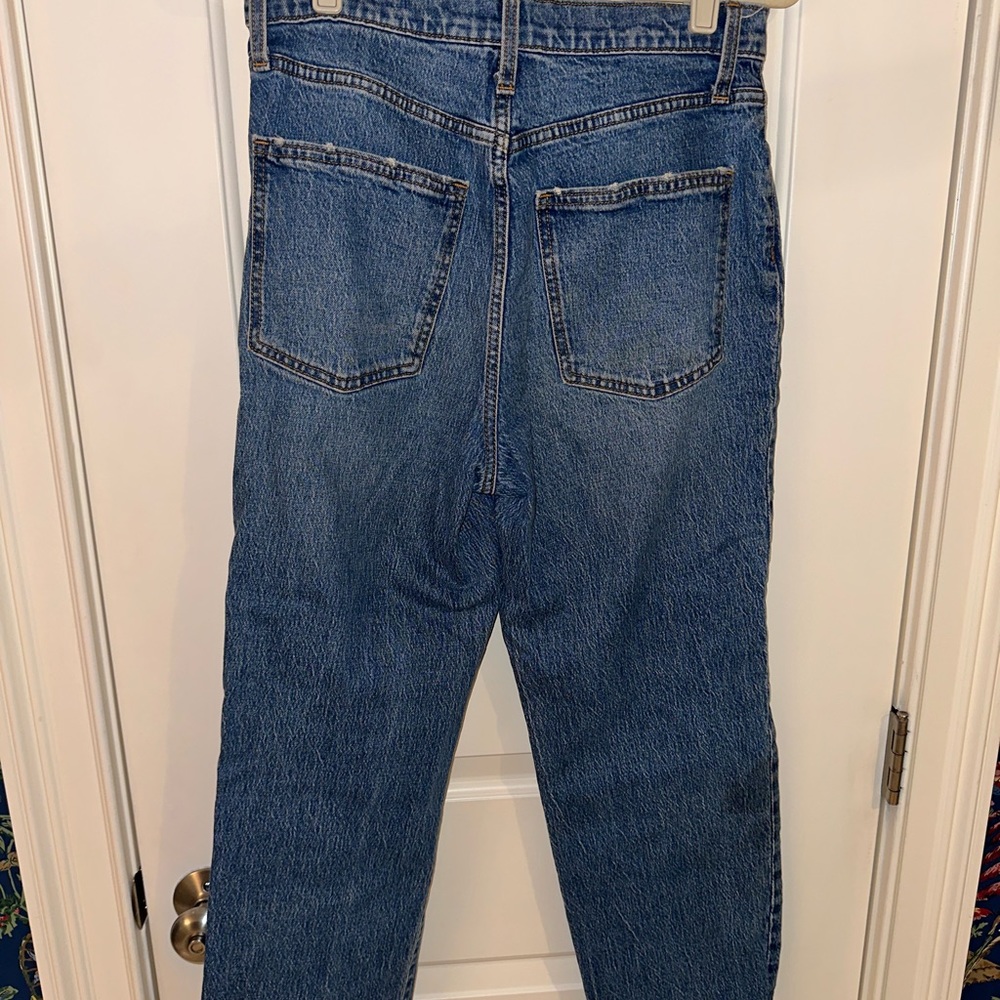 Universal Threads | Ripped Cut-Off Jeans Size 28 - Picture 2 of 3